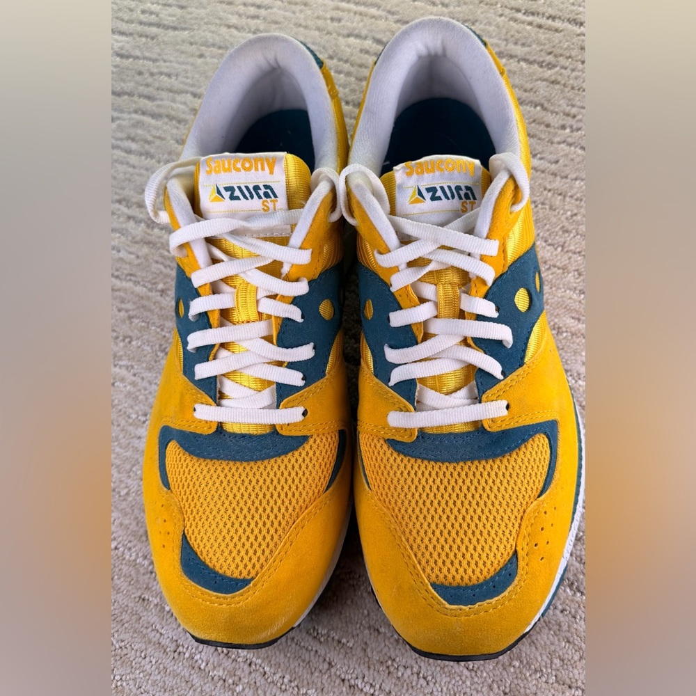 Like New Saucony Azura Sneaker - Picture 6 of 16